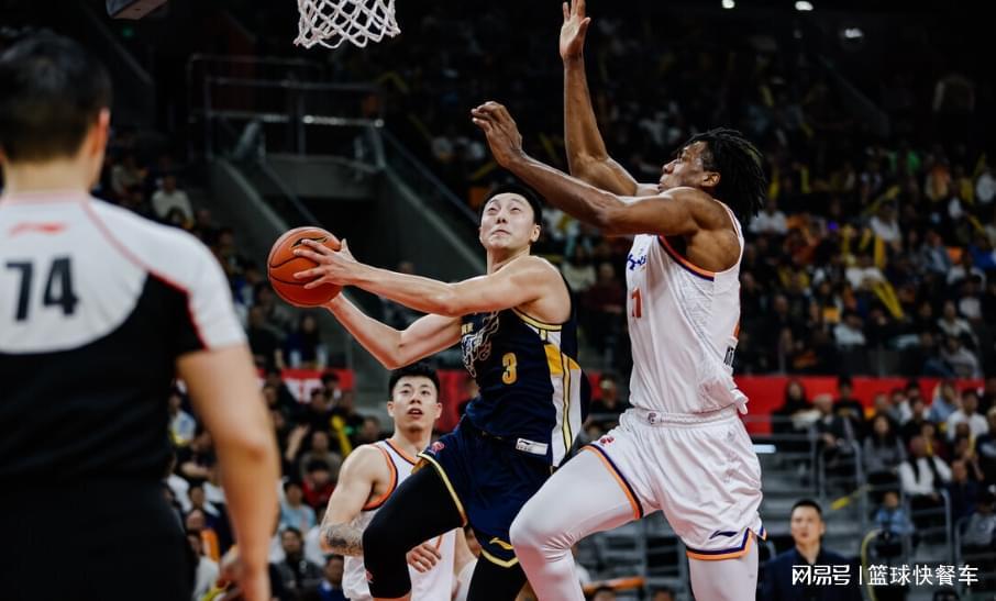 开云官方网站-40分惨败后又输了10分！广东惨遭上海双杀：杜锋恐裁掉萨林杰？